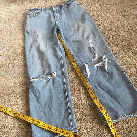 Abercrombie & Fitch The Ankle Straight Ultra High Rise Curve Love Distressed: 28 - Picture 4 of 9
